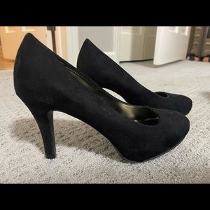 Suede black heels